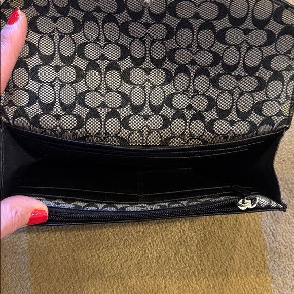 Coach Black Leather Women's Wallet - Picture 3 of 6